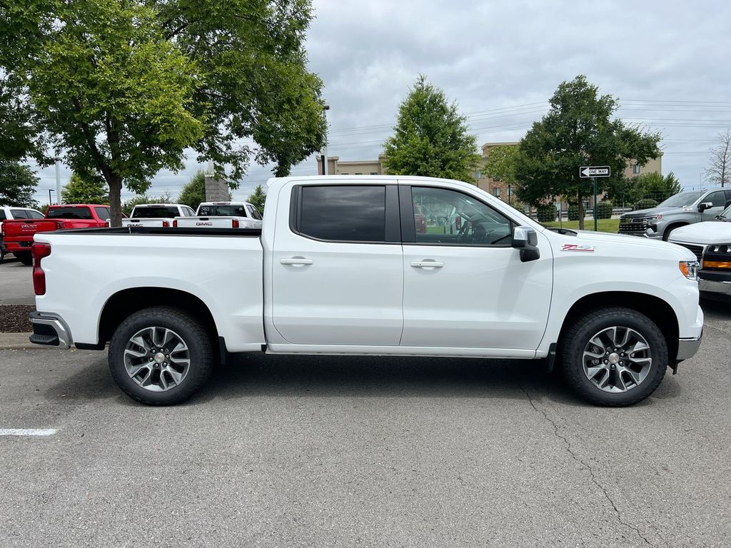 2026 Chevrolet Silverado 1500 LT photo 4