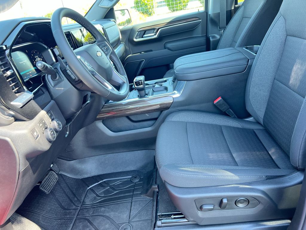 2026 Chevrolet Silverado 1500 LT - Photo 14