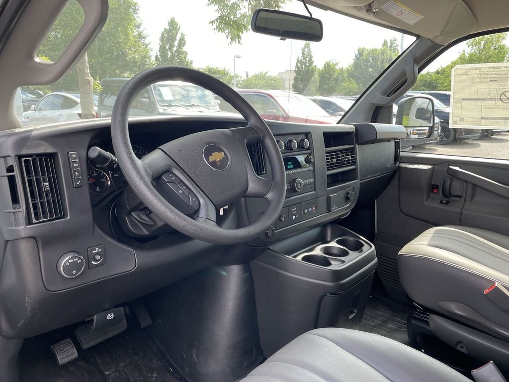 2025 Chevrolet Express Cargo Work Van - Photo 14