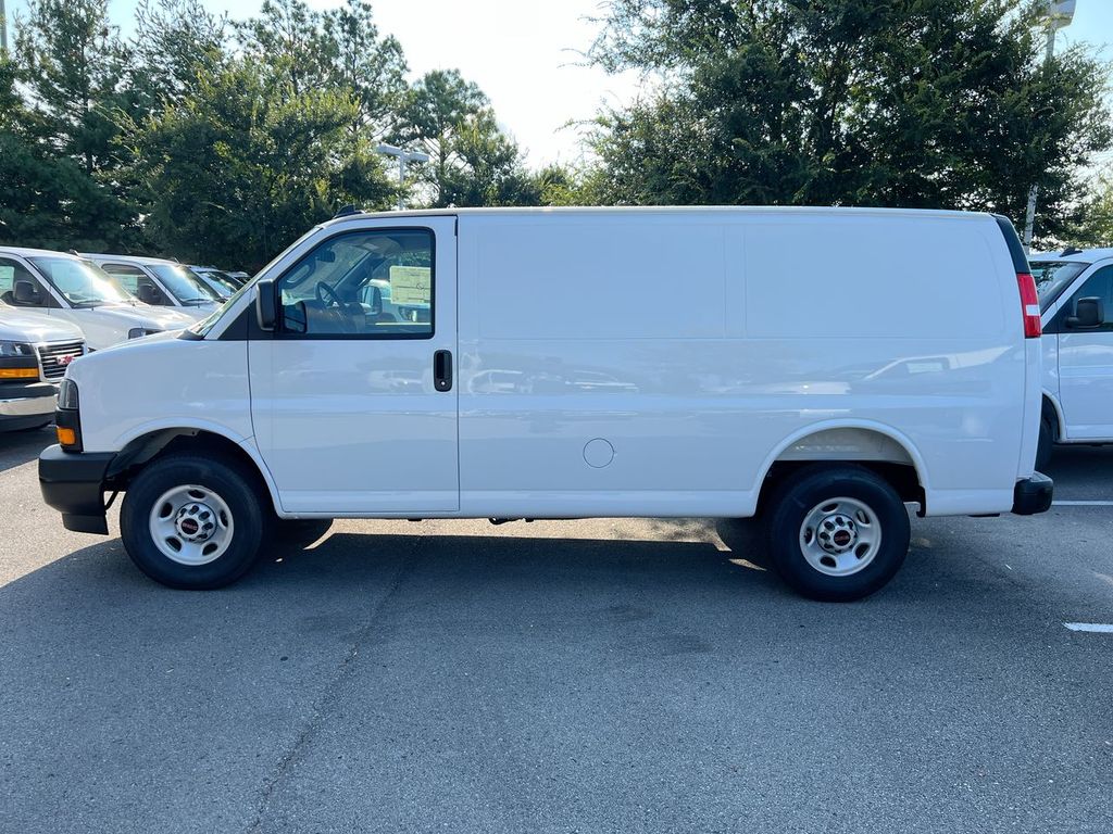 2025 Gmc Savana Cargo 2500 photo 2