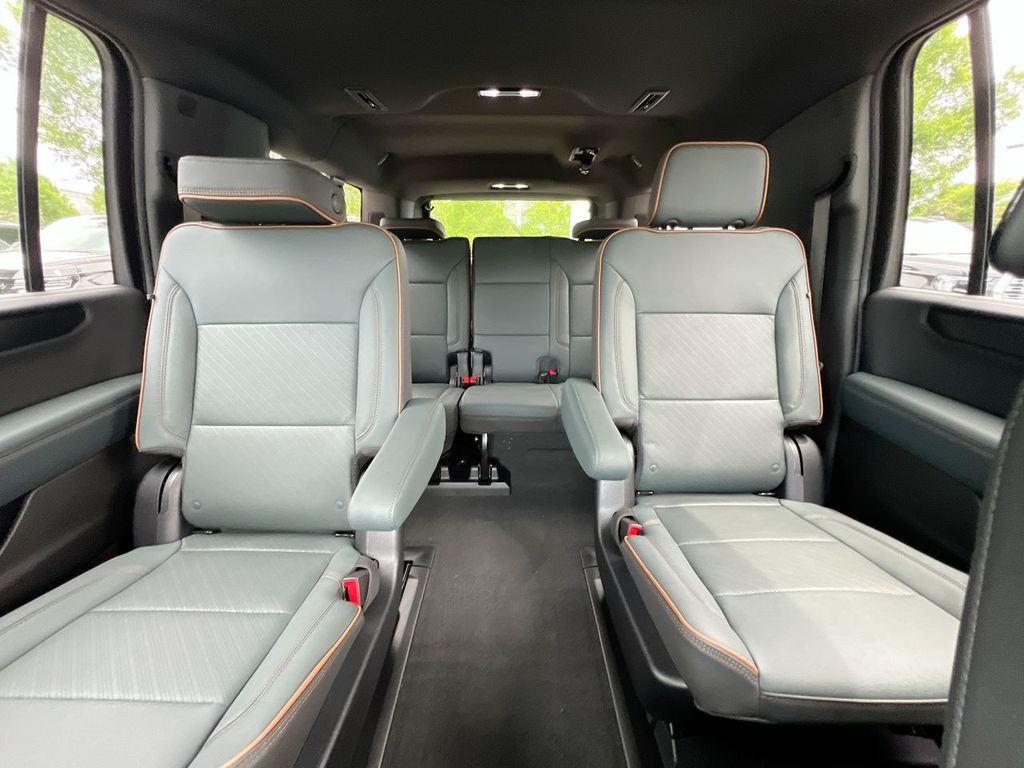 2026 GMC Yukon XL AT4 - Photo 12
