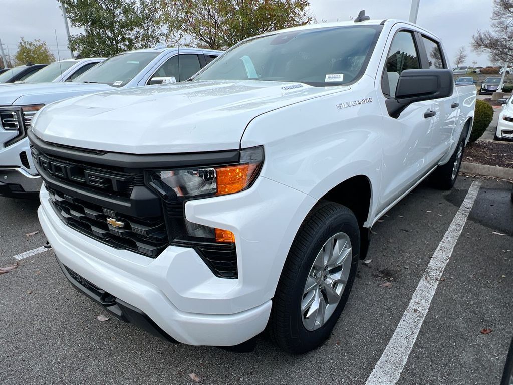 2026 Chevrolet Silverado Base's photo