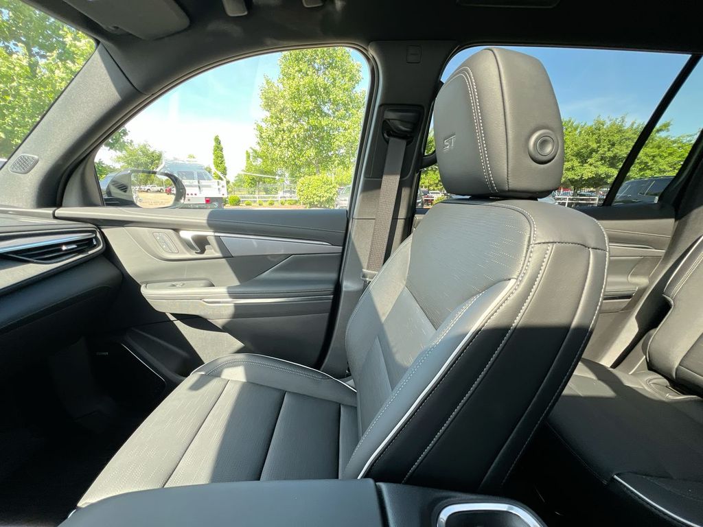 2026 Buick Enclave Sport Touring - Photo 11