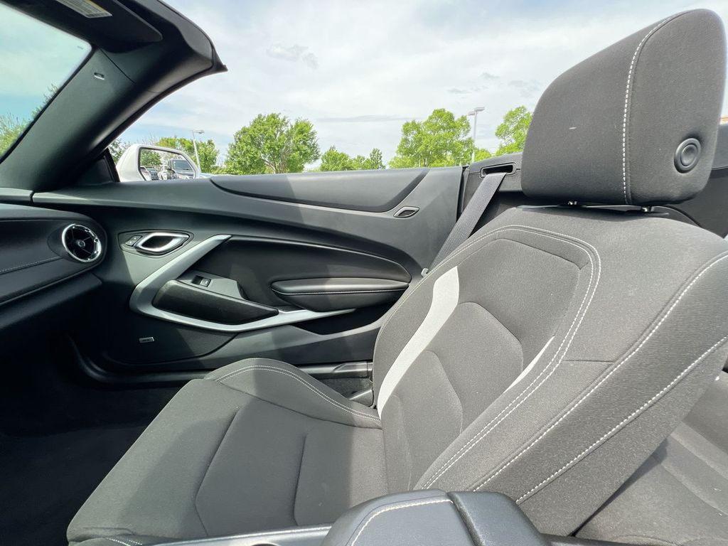 2023 Chevrolet Camaro 1LT - Photo 11