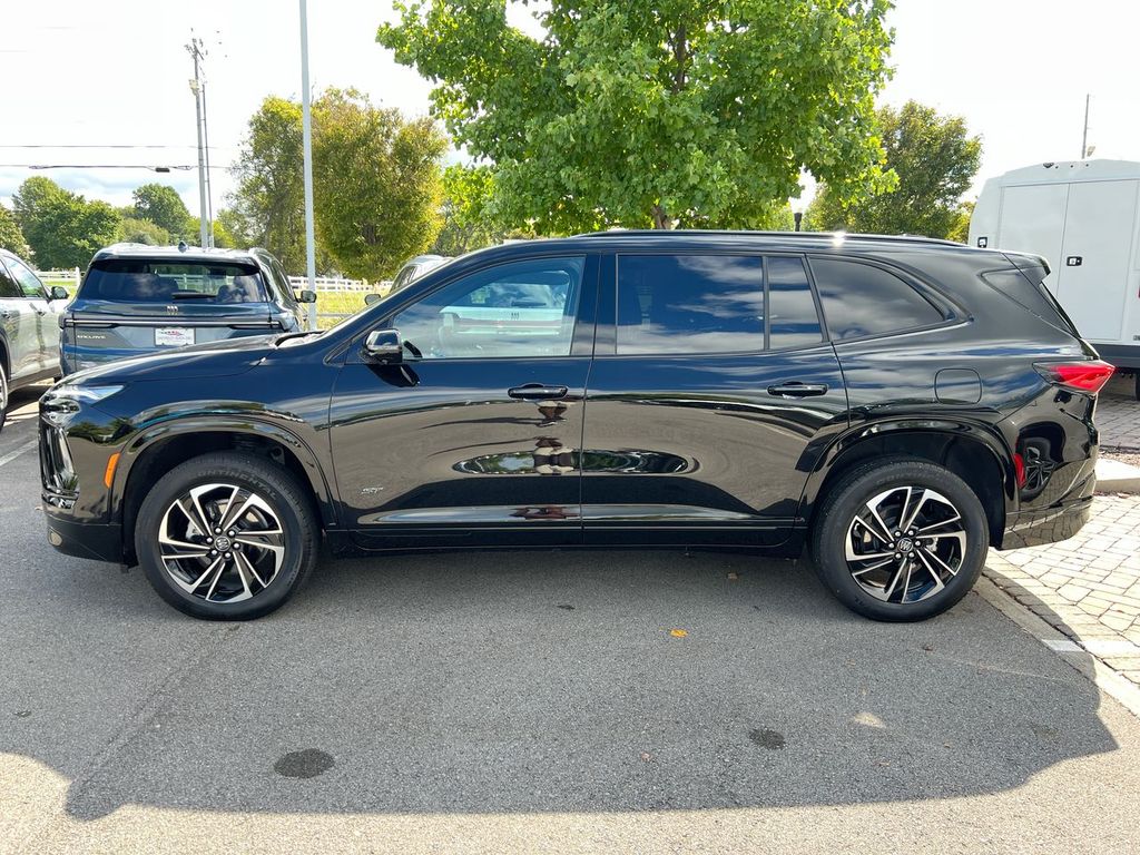 2025 Buick Enclave Sport Touring photo 2