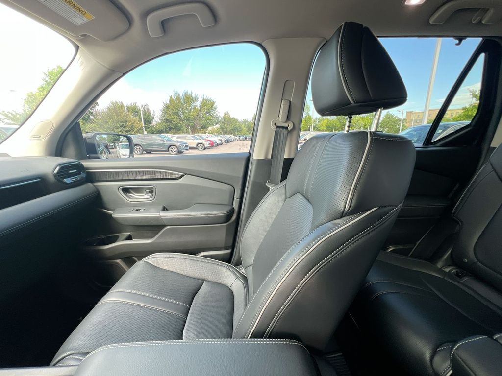 2025 Honda Pilot Elite - Photo 11