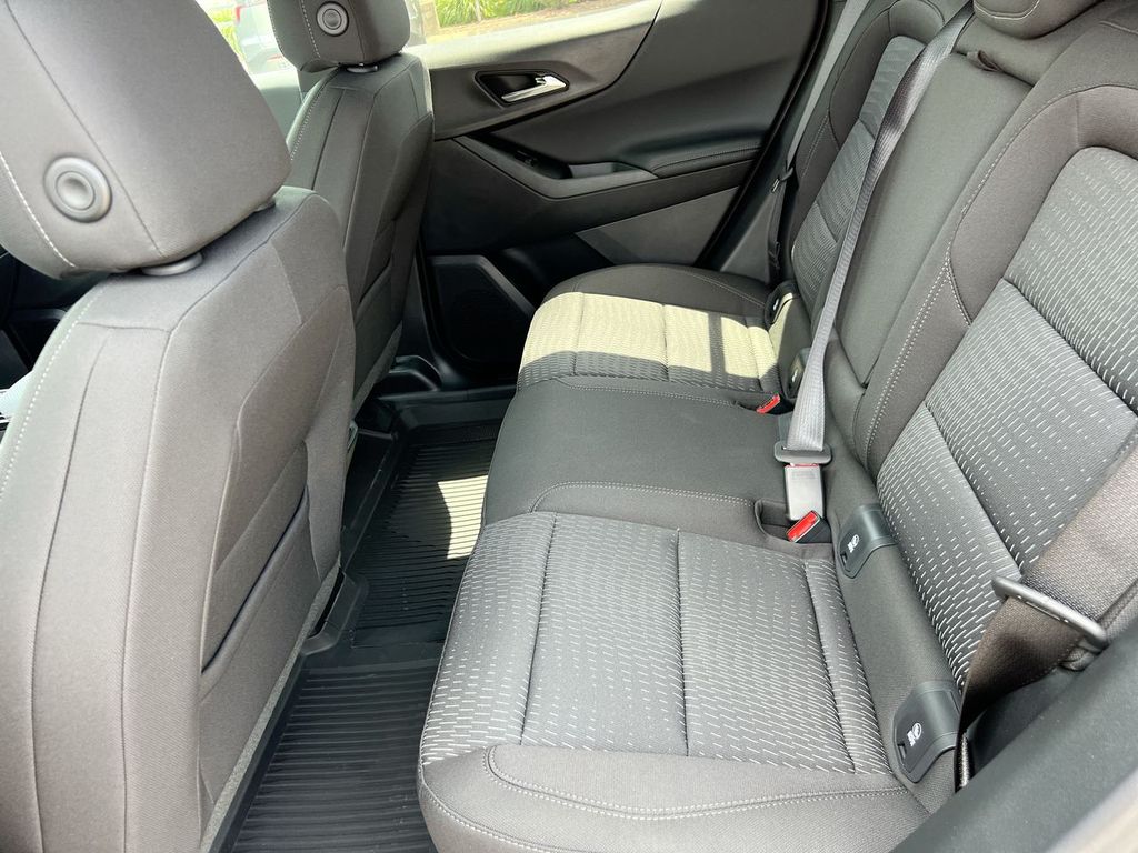 2027 Chevrolet Equinox LT - Photo 15