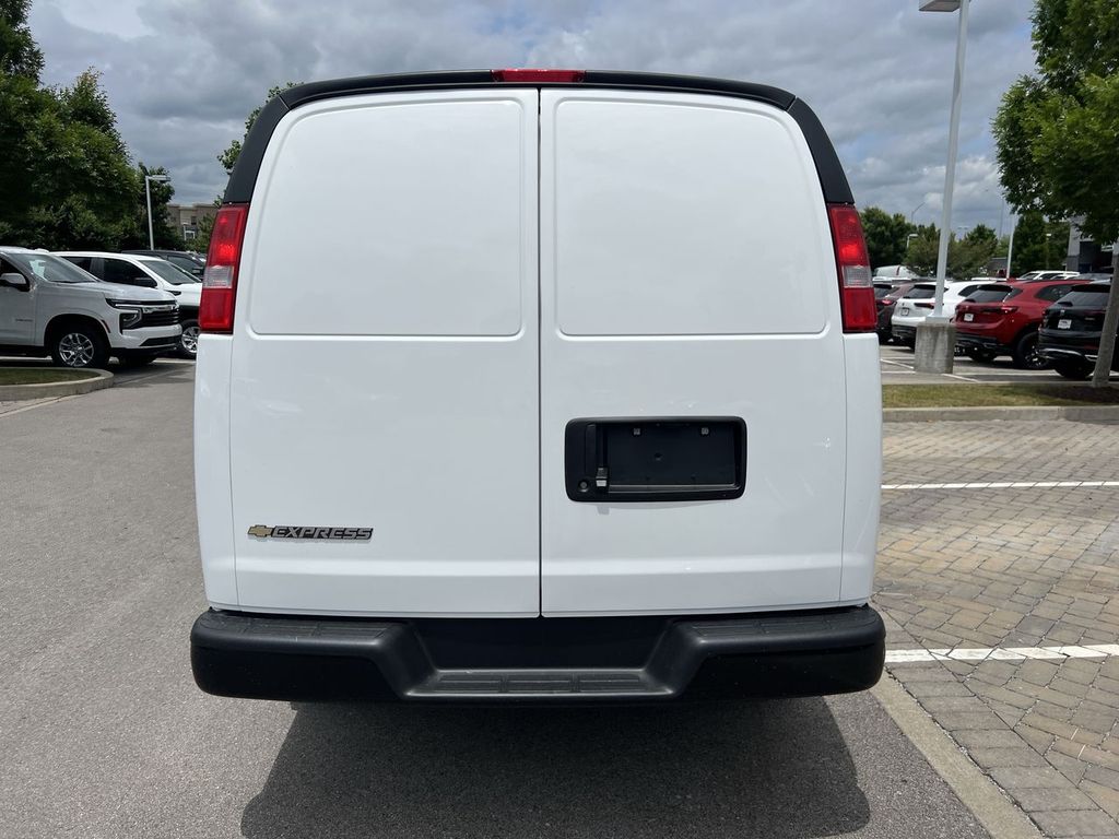 2025 Chevrolet Express Cargo Work Van - Photo 5