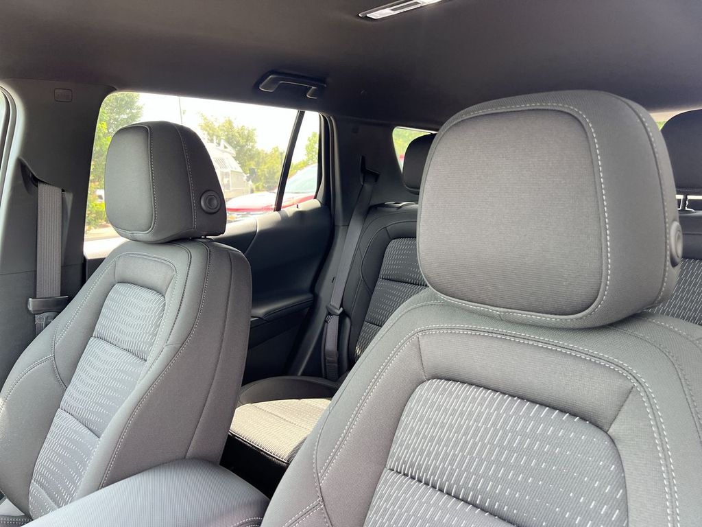 2027 Chevrolet Equinox LT - Photo 19