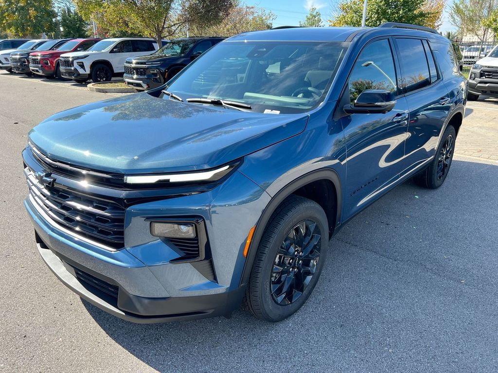 2026 Chevrolet Traverse LT's photo