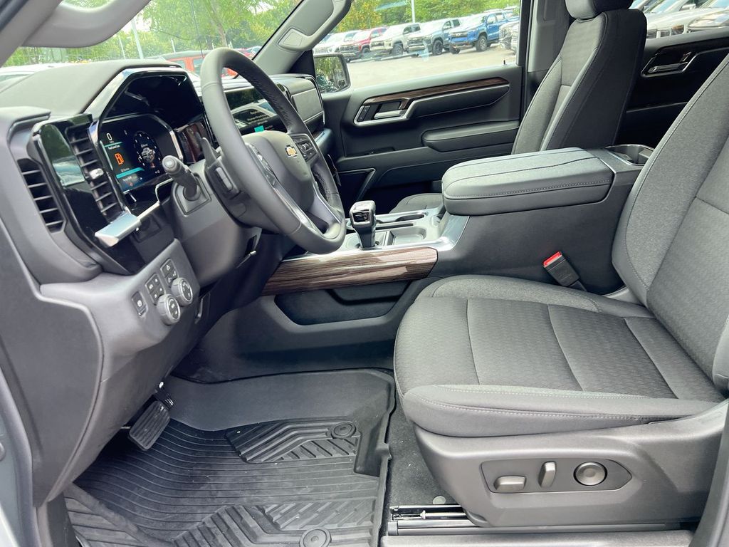 2026 Chevrolet Silverado 1500 LT - Photo 14