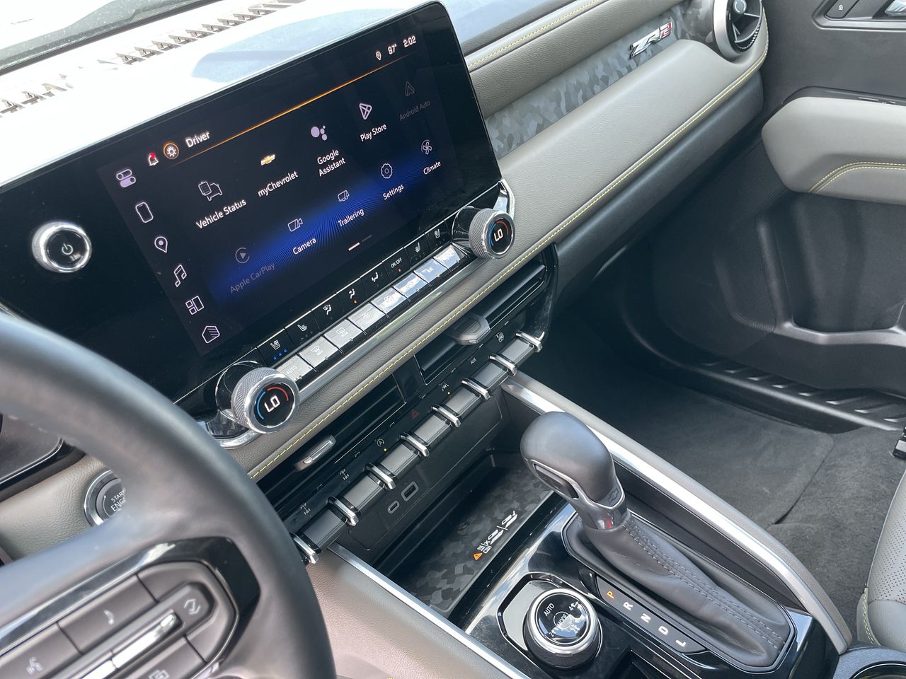 2026 Chevrolet Colorado ZR2 - Photo 18