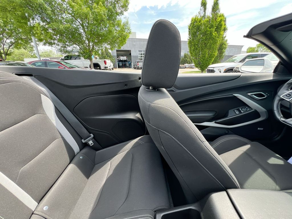 2023 Chevrolet Camaro 1LT - Photo 13