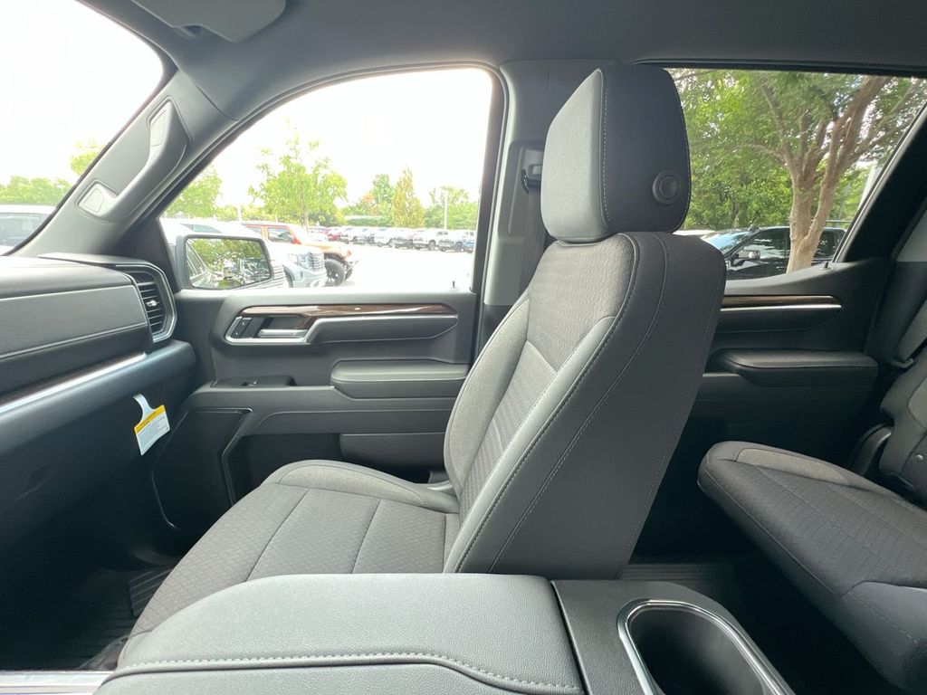 2026 Chevrolet Silverado 1500 LT - Photo 11