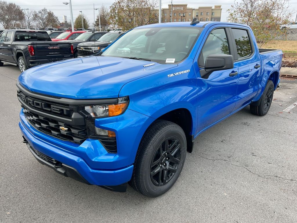 2026 Chevrolet Silverado 1500 Custom's photo