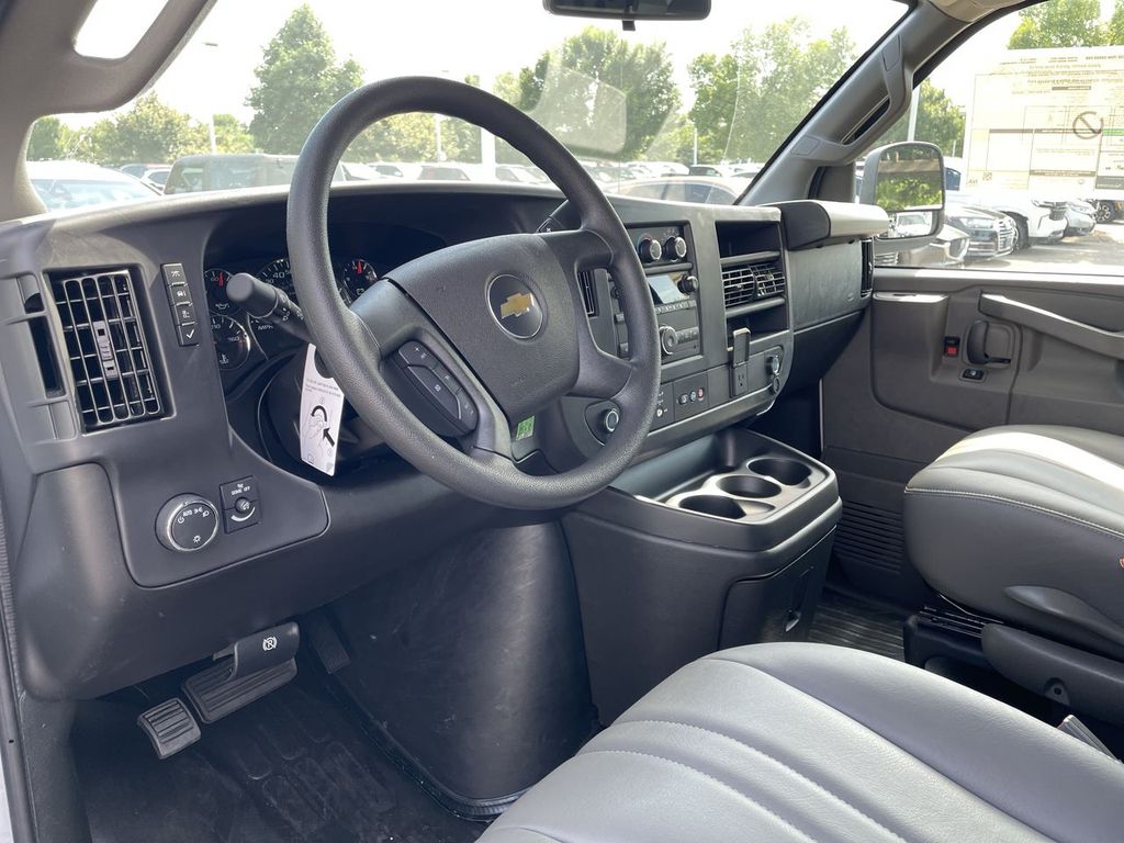 2025 Chevrolet Express Cargo Work Van - Photo 11