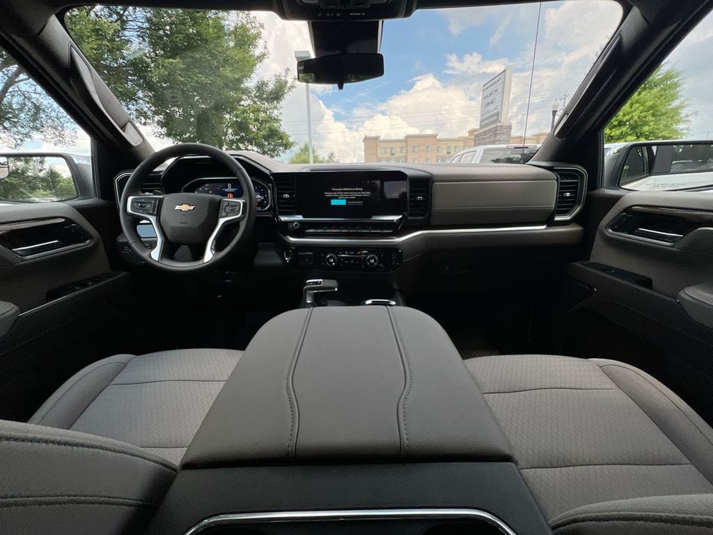 2026 Chevrolet Silverado 1500 LT - Photo 10