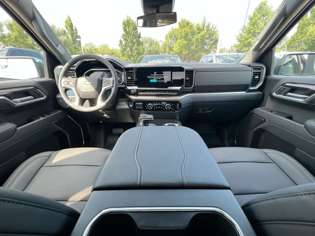 2026 Chevrolet Silverado 1500 LT - Photo 10