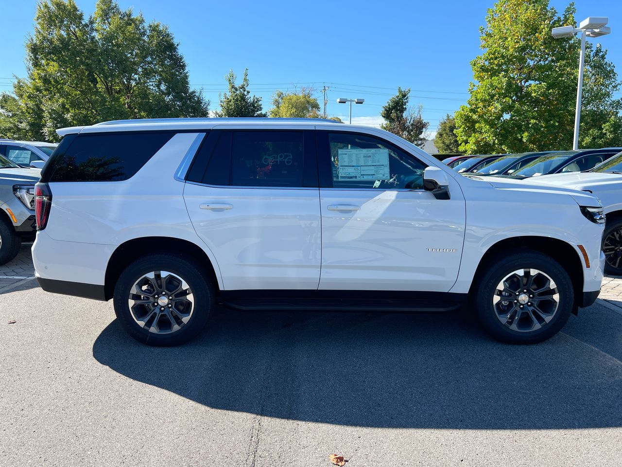 2027 Chevrolet Tahoe LS - Photo 7