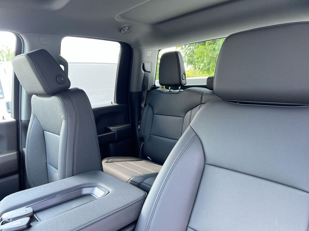 2026 GMC Sierra 2500HD Pro - Photo 18