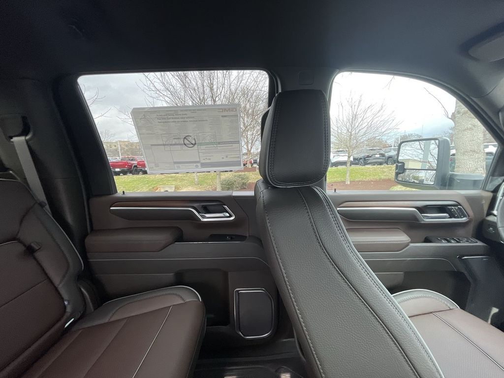 2026 GMC Sierra 2500HD Denali - Photo 9