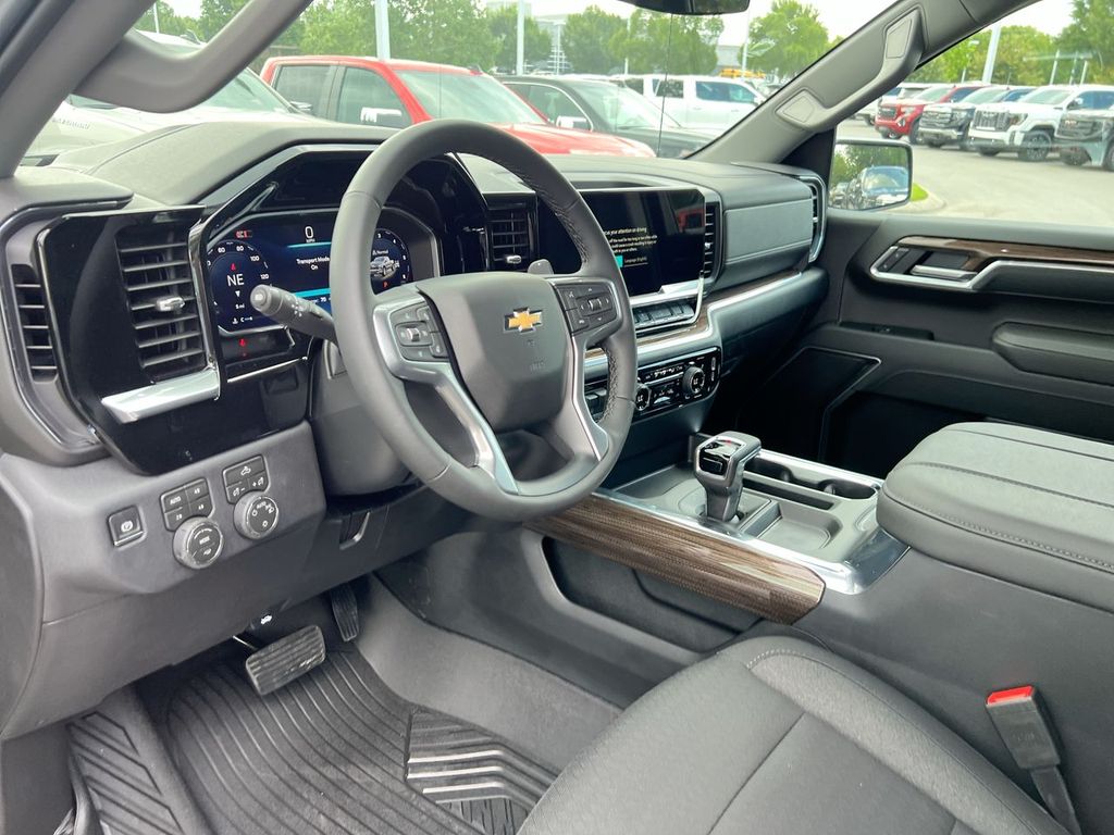 2026 Chevrolet Silverado 1500 LT - Photo 17