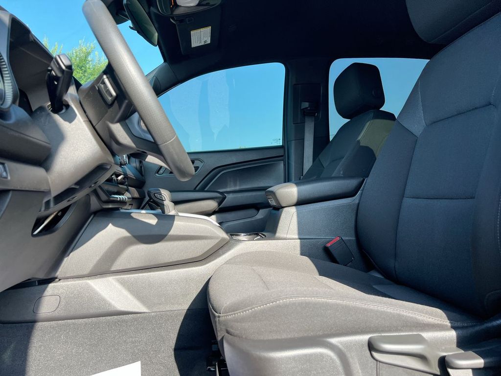 2025 Chevrolet Colorado Trail Boss - Photo 13