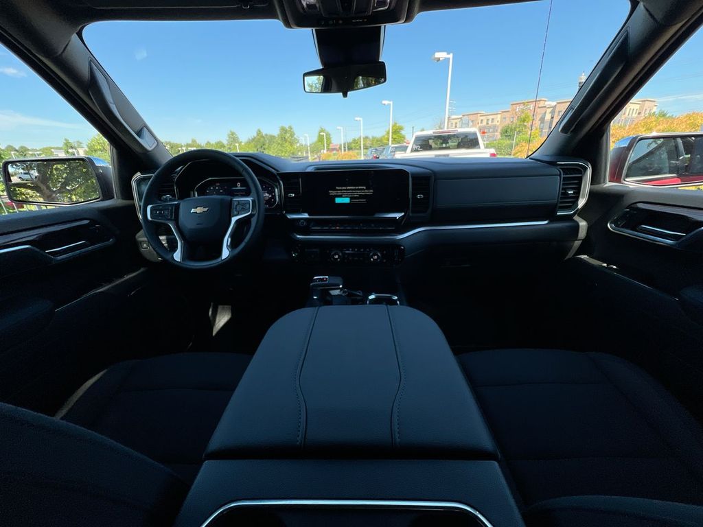 2026 Chevrolet Silverado 1500 LT - Photo 10