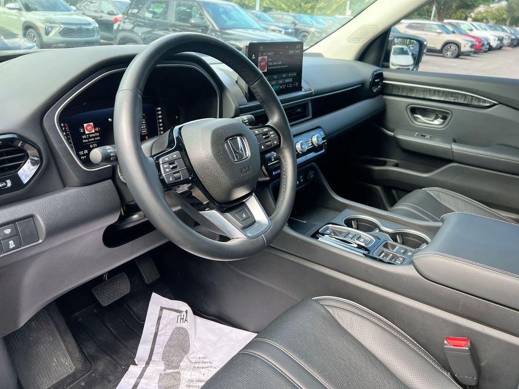 2025 Honda Pilot Elite - Photo 17