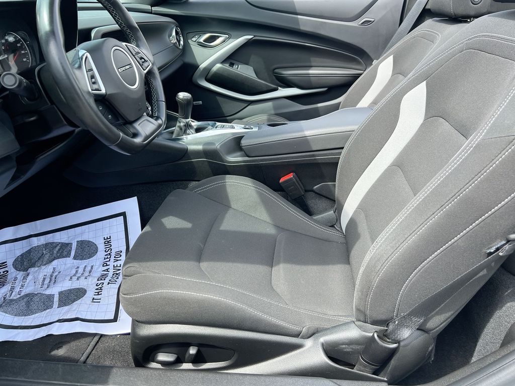2023 Chevrolet Camaro 1LT - Photo 14