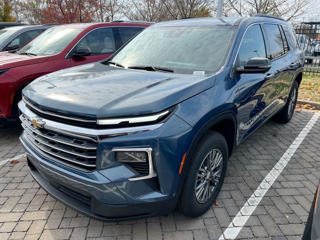 2026 Chevrolet Traverse LT's photo