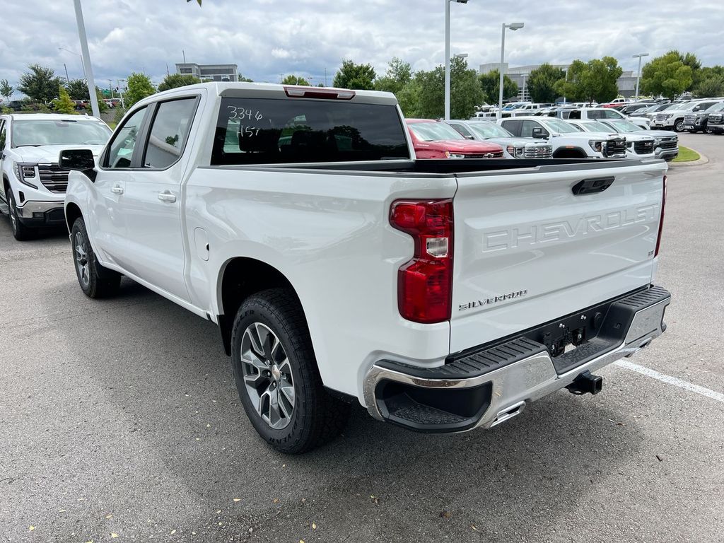 2026 Chevrolet Silverado 1500 LT photo 2