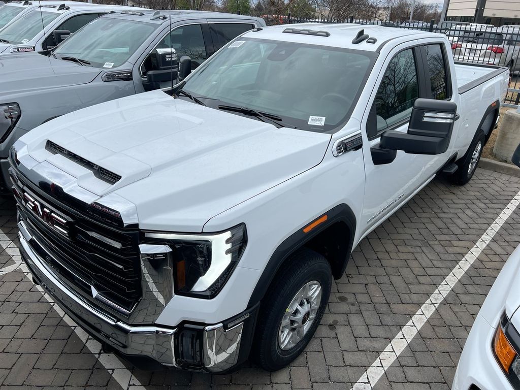 2026 GMC Sierra 2500HD Pro's photo