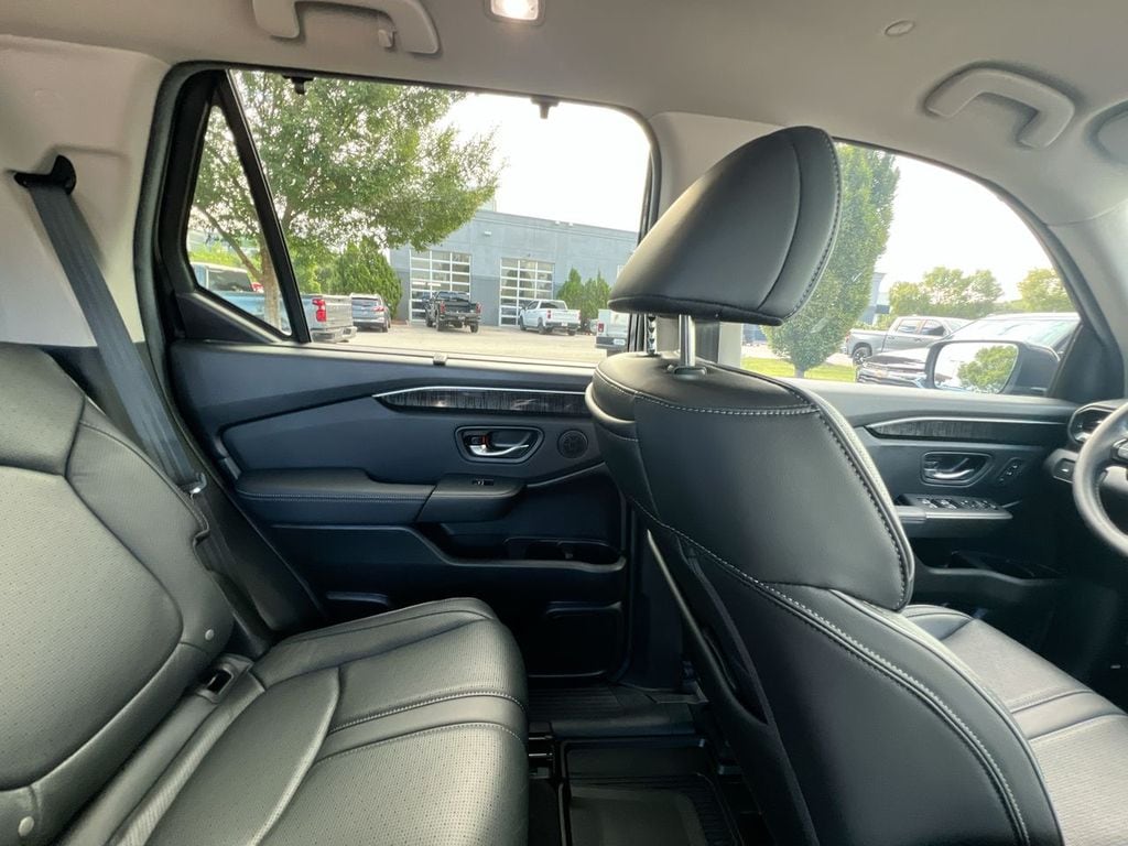 2025 Honda Pilot Elite - Photo 13