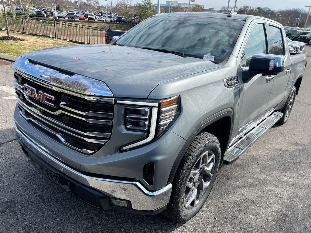 2026 GMC Sierra 1500 SLT's photo