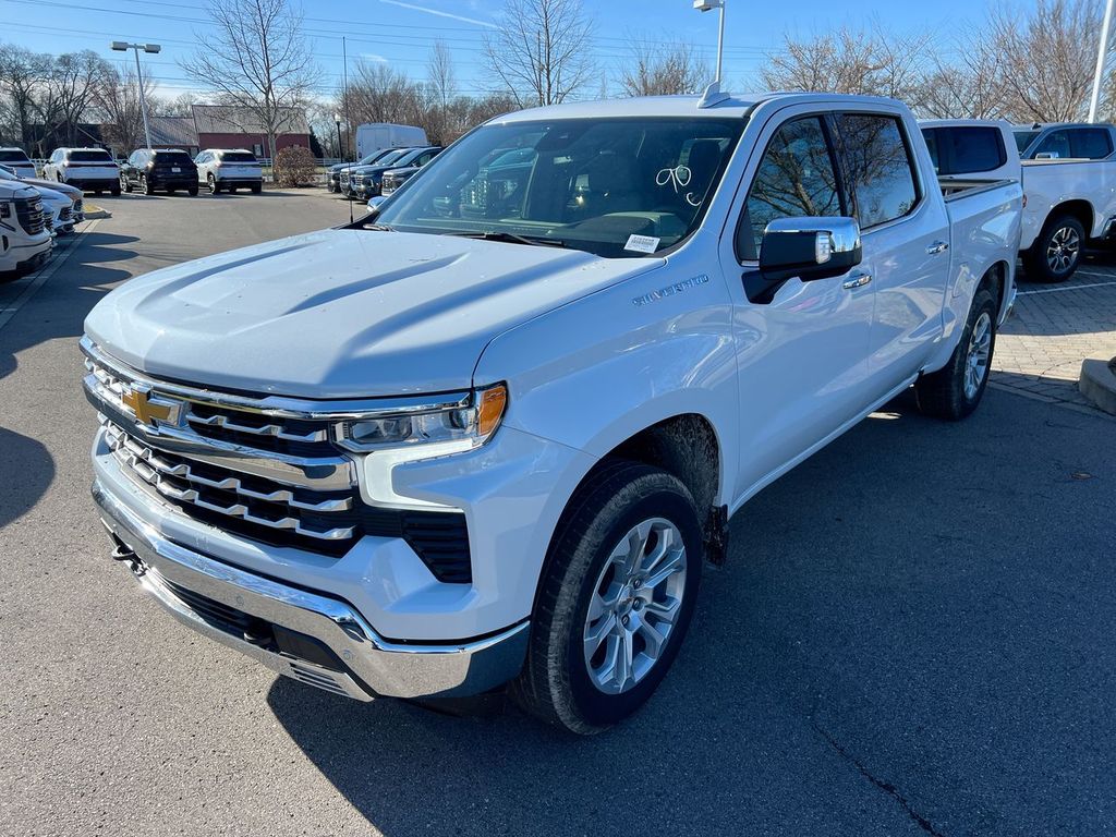 2026 Chevrolet Silverado LTZ's photo