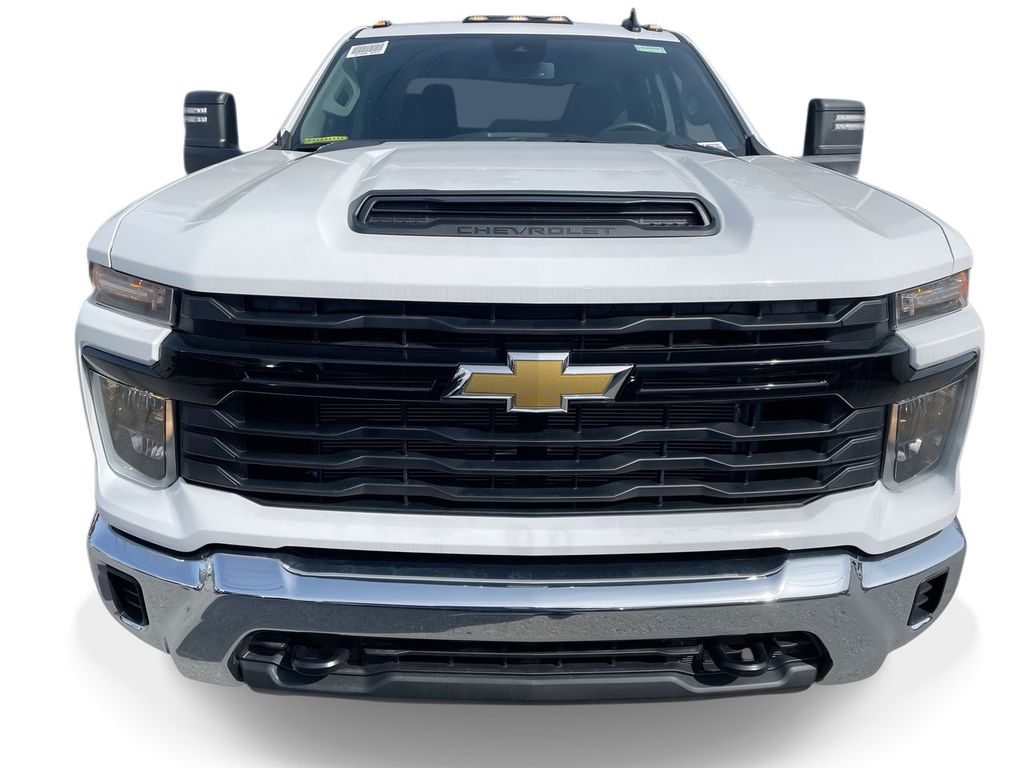 2024 Chevrolet Silverado 2500HD photo 2
