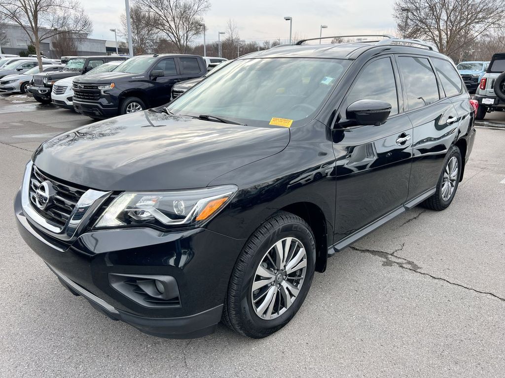 2020 Nissan Pathfinder SL