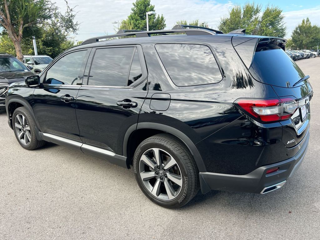 Used 2025 Honda Pilot Elite SUV