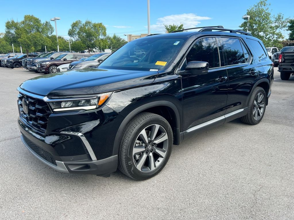 Used 2025 Honda Pilot Elite SUV
