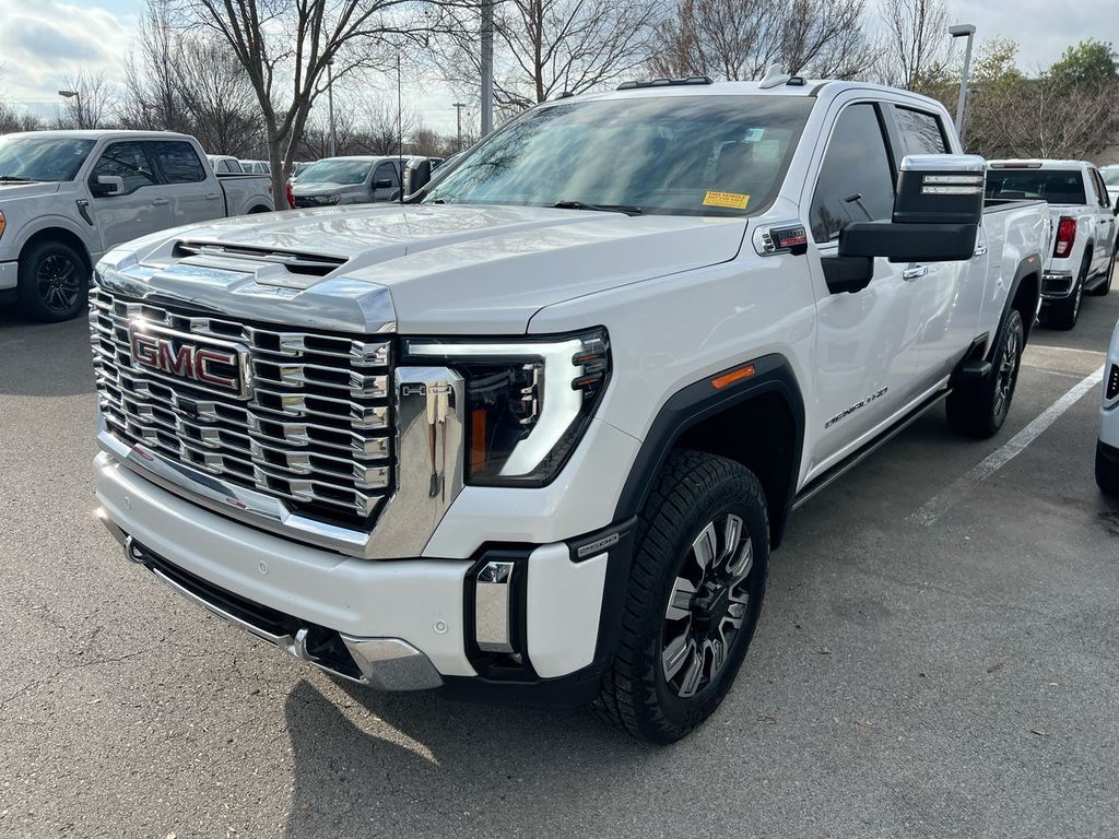 2024 GMC Sierra 2500HD Denali's photo