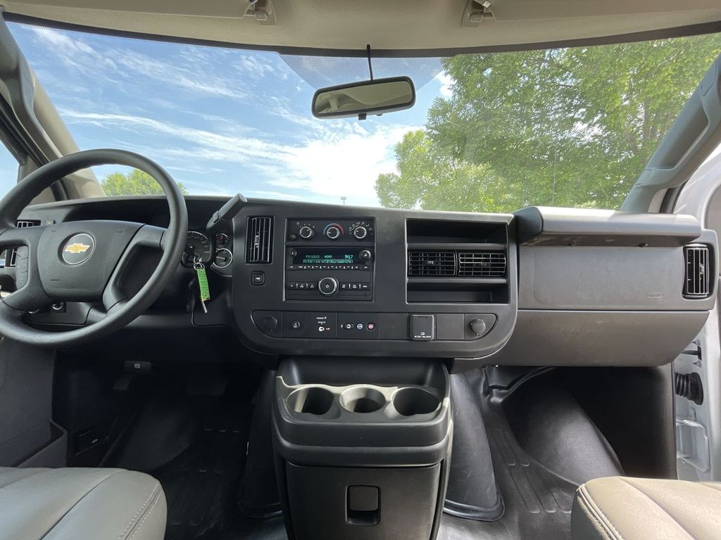2025 Chevrolet Express Cargo Work Van - Photo 6