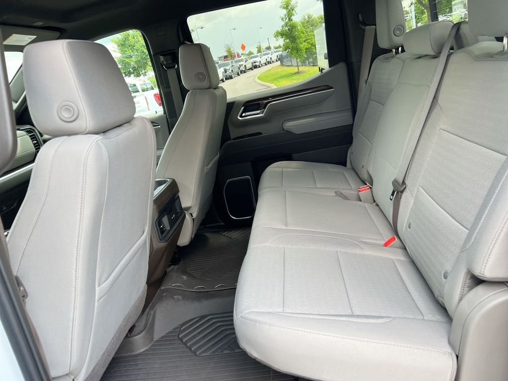 2026 Chevrolet Silverado 1500 LT - Photo 15