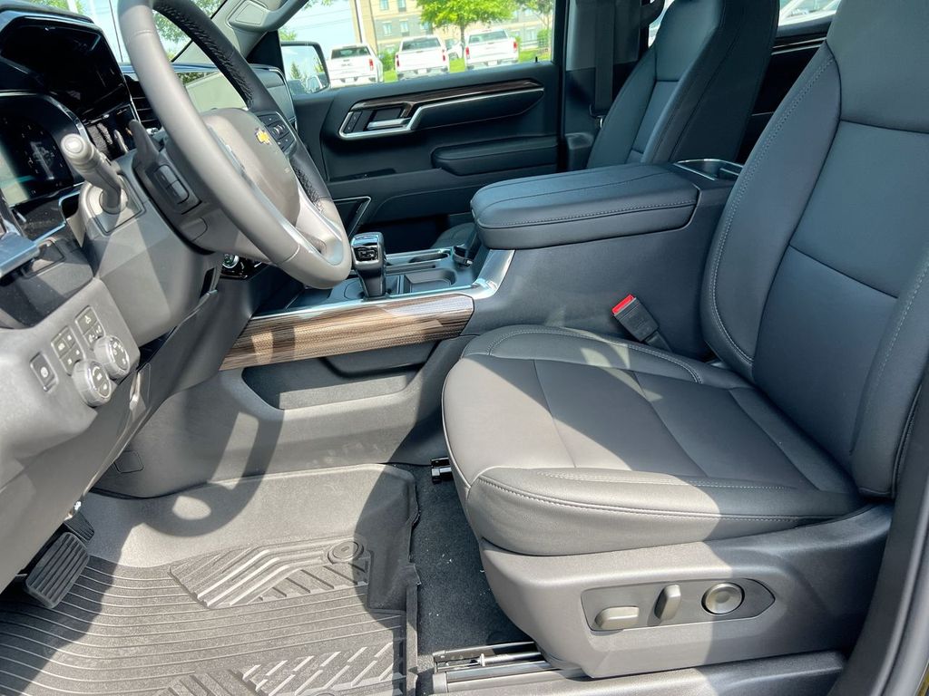 2026 Chevrolet Silverado 1500 LT - Photo 14
