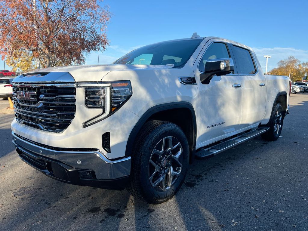 2026 GMC Sierra 1500 SLT's photo