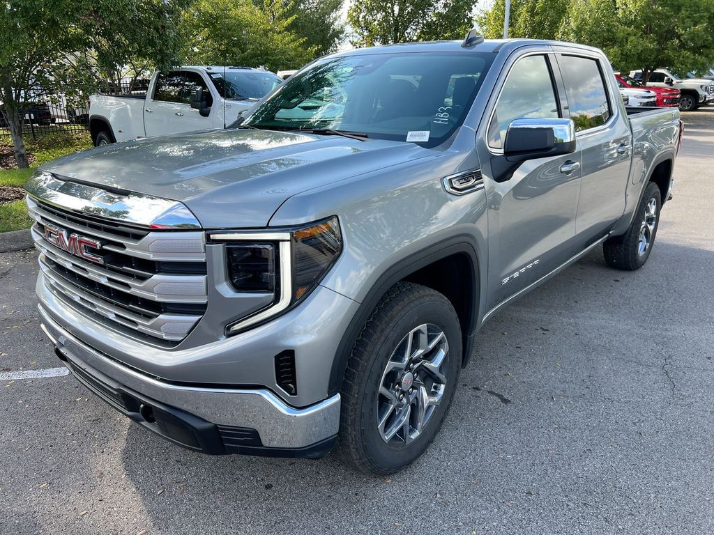 2026 GMC Sierra 1500 SLE's photo