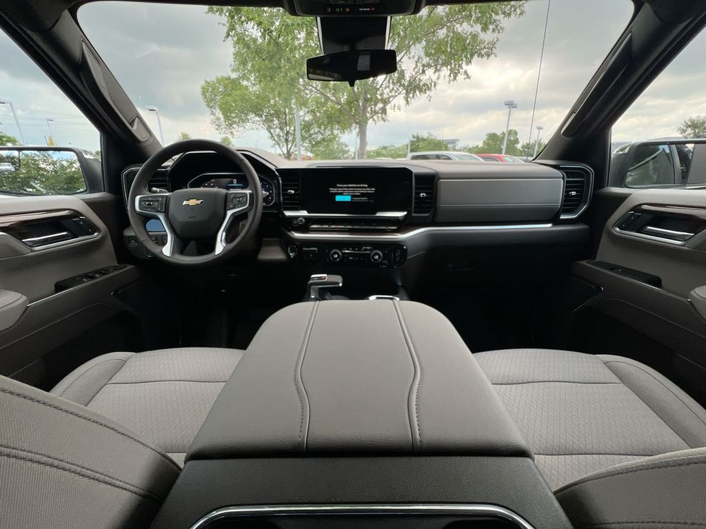 2026 Chevrolet Silverado 1500 LT - Photo 10