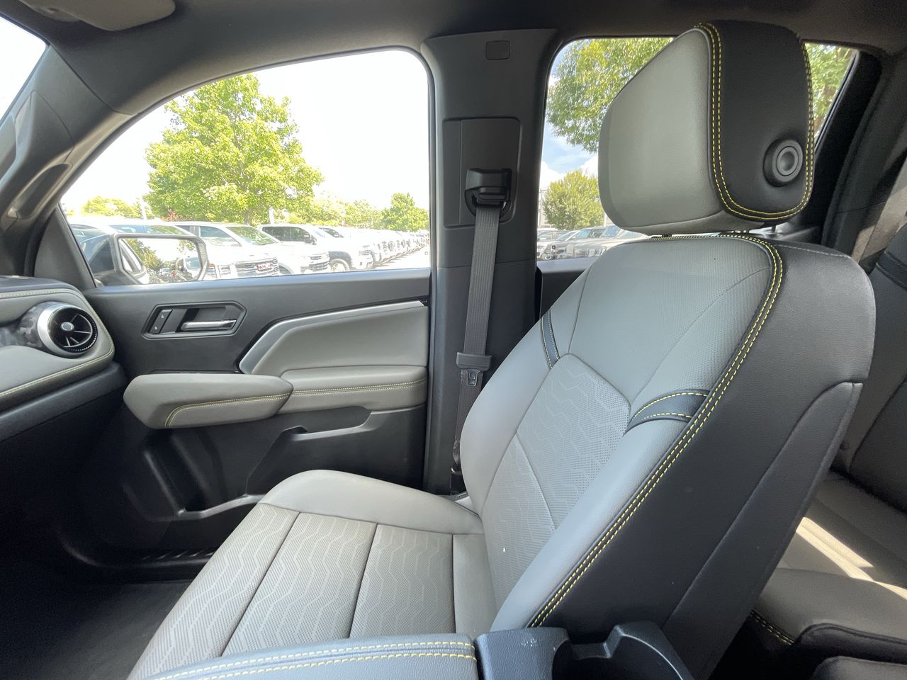 2026 Chevrolet Colorado ZR2 - Photo 11