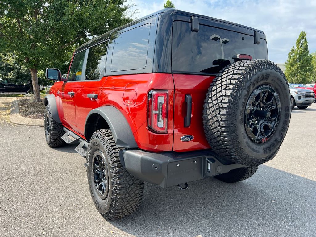 2024 Ford Bronco Wildtrak photo 2