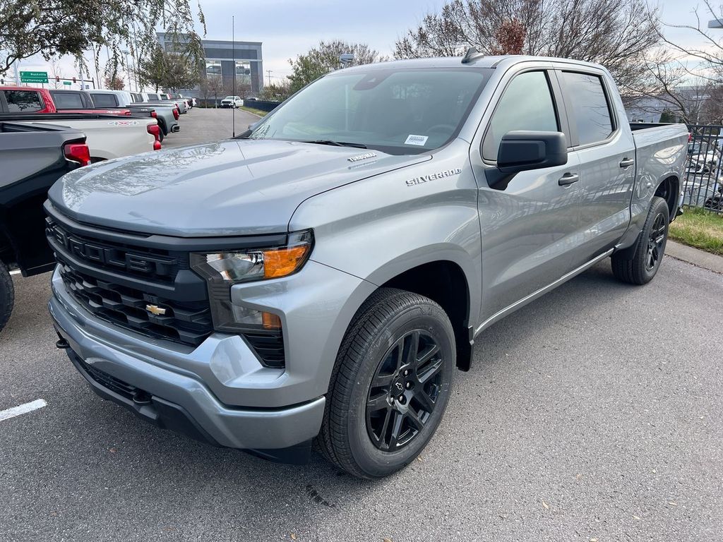 2026 Chevrolet Silverado 1500 Custom's photo